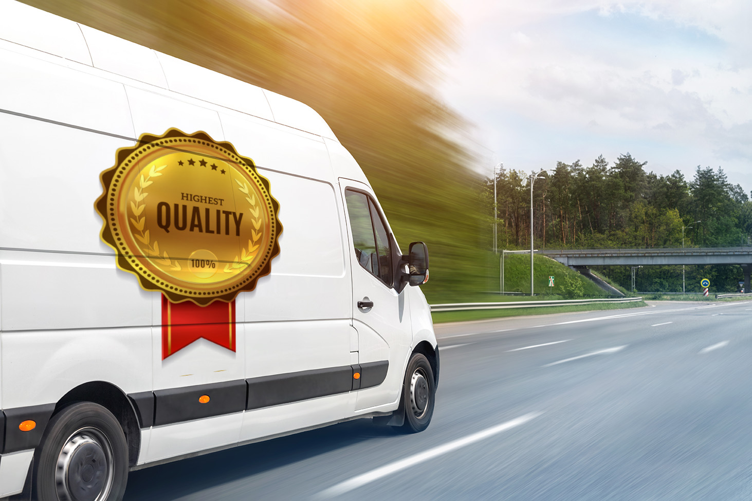 camionnettte certifié qualité entrain de rouler sur la route pour une livraison.